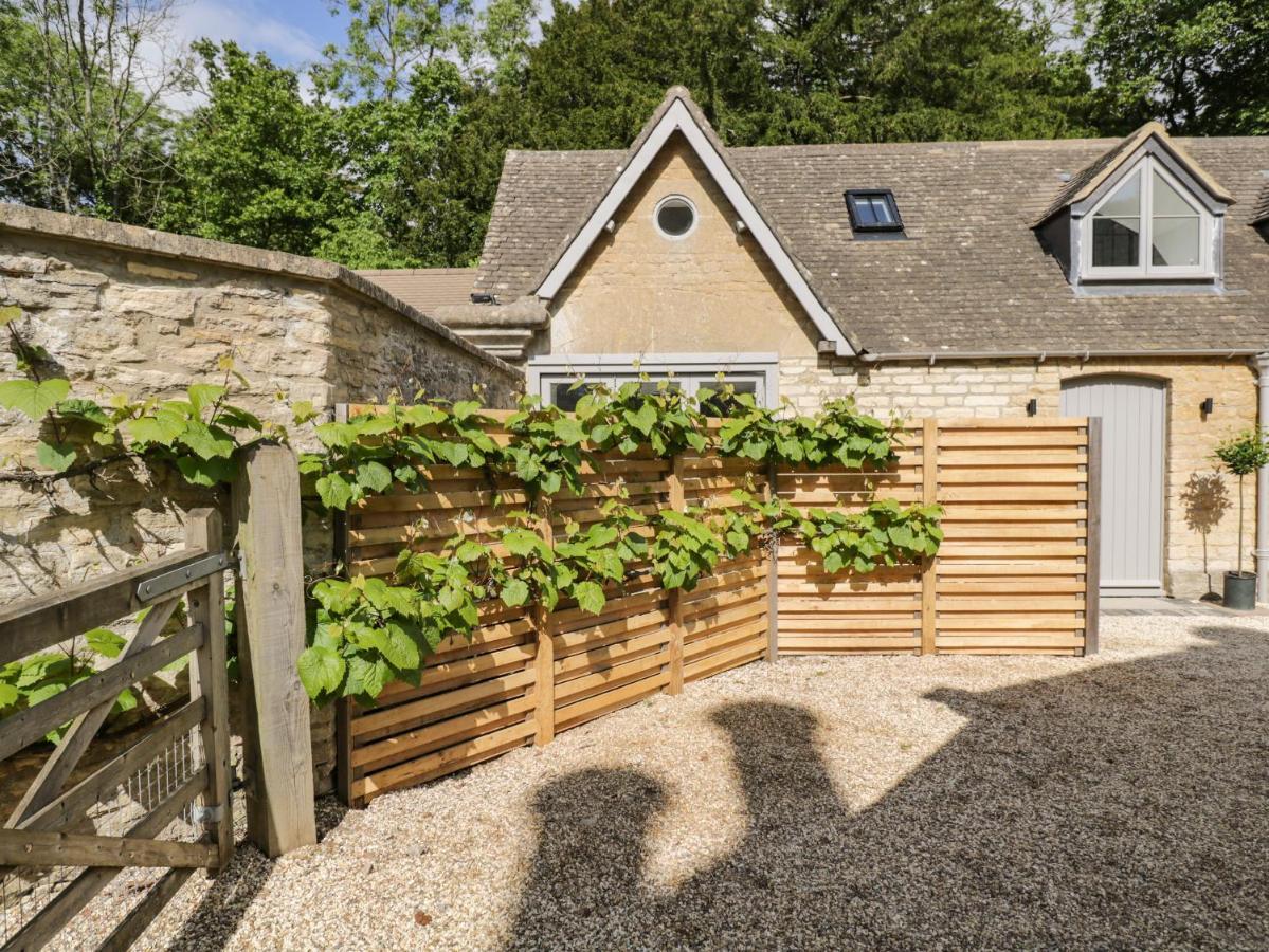 The Hayloft Villa Tetbury Exterior photo