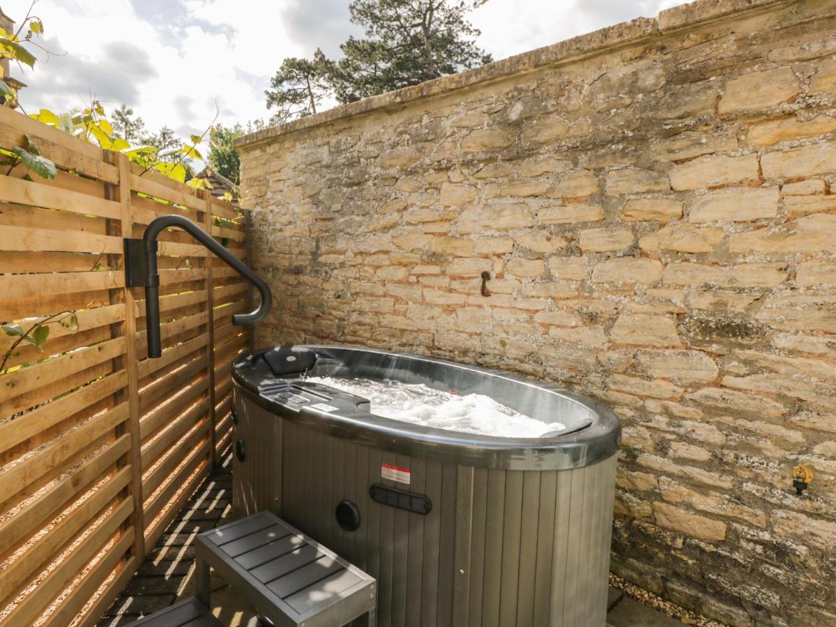 The Hayloft Villa Tetbury Exterior photo